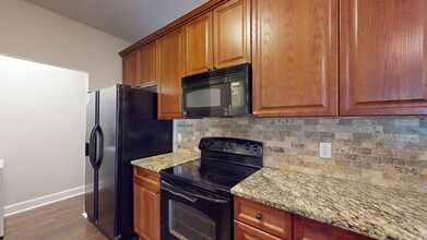 7231 Althorp Way in Nashville, TN - Foto de edificio - Building Photo