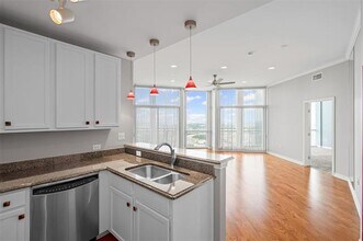 500 Throckmorton St in Fort Worth, TX - Building Photo - Building Photo