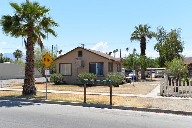 44911 Oasis St in Indio, CA - Building Photo - Building Photo