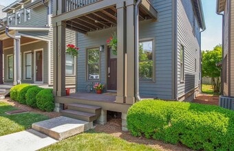 326 Sylvan Park Ln in Nashville, TN - Building Photo - Building Photo