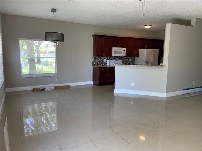 4838 NW 58th Pl