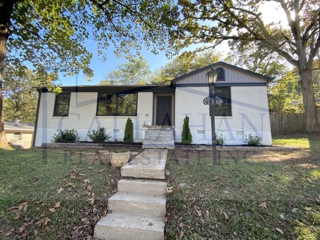 property at 716 Skyline Dr