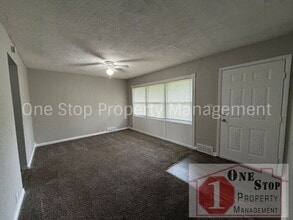 11411 Delmar Cir in Kansas City, MO - Building Photo - Building Photo