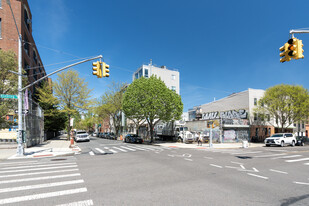 211 N 5th St in Brooklyn, NY - Foto de edificio - Building Photo