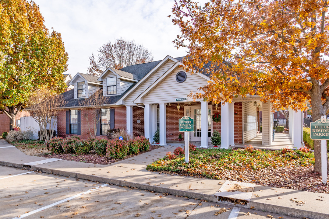 Claremore Creek in Claremore, OK - Foto de edificio