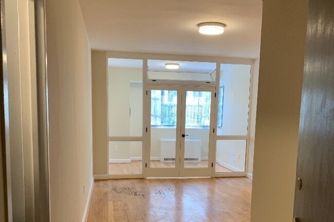 property at 1 Scott Cir NW