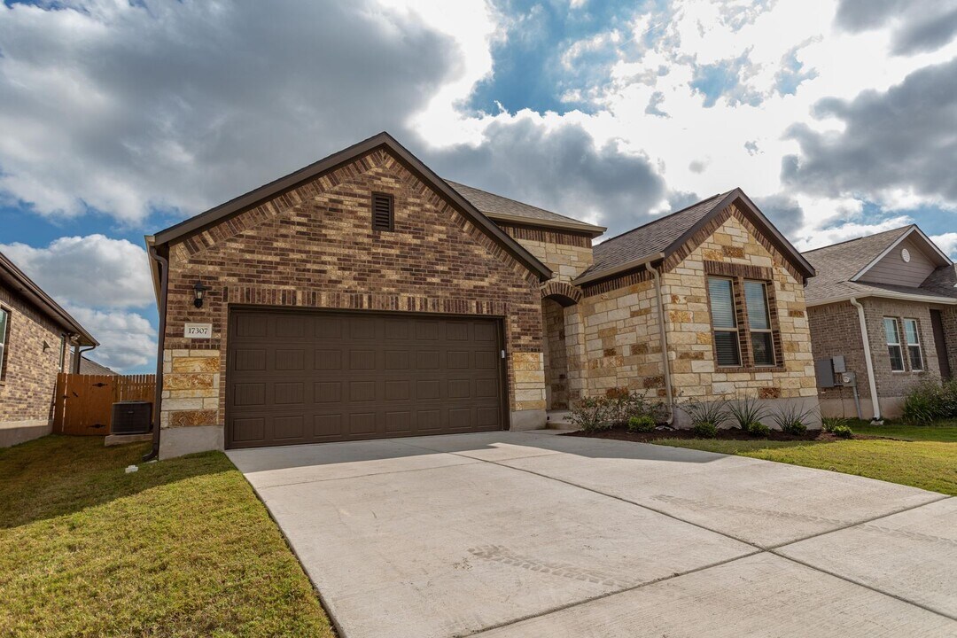 17307 Arcata Ave in Pflugerville, TX - Building Photo