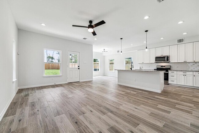 6334 Cebra St in Houston, TX - Foto de edificio - Building Photo