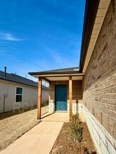3329 Little Creek Dr in Mustang, OK - Building Photo - Building Photo