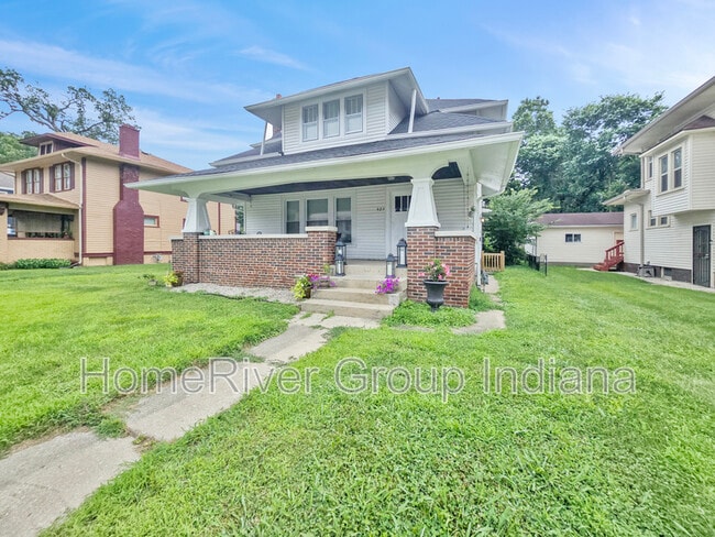 923 E 34th St in Indianapolis, IN - Foto de edificio - Building Photo