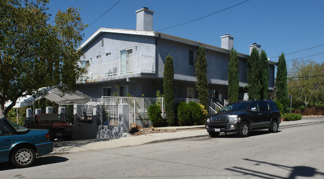 7502 Apperson St in Tujunga, CA - Foto de edificio - Building Photo