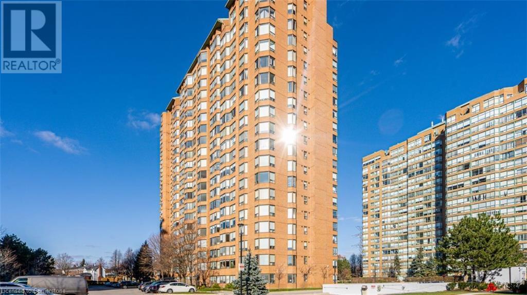 1270 Maple Crossing Blvd in Burlington, ON - Building Photo