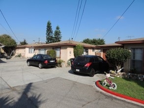 14521 Firmona Ave in Lawndale, CA - Foto de edificio - Building Photo