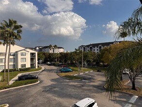 4360 NW 107th Ave in Doral, FL - Building Photo - Building Photo