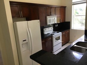 616 Clearwater Park Rd-Unit -101 in West Palm Beach, FL - Building Photo - Building Photo