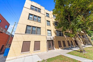 2344 W School St, Unit 2342-1 in Chicago, IL - Building Photo