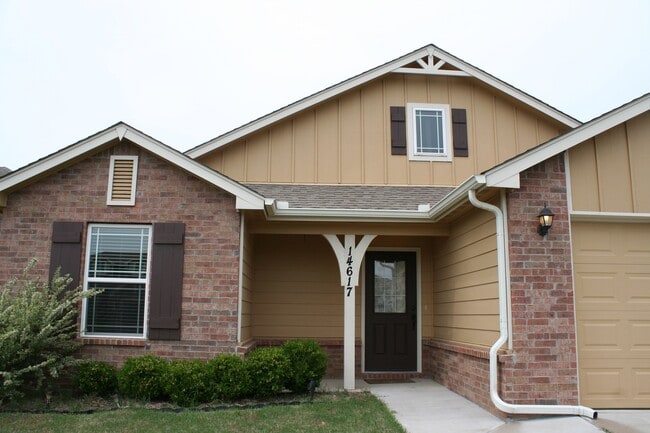 property at 14617 E 111th Pl N