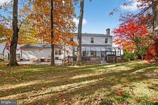 3725 Krysia Ct in Annandale, VA - Building Photo