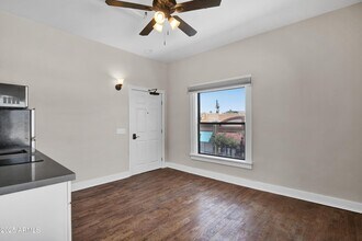 5753 W Glendale Ave in Glendale, AZ - Building Photo - Building Photo