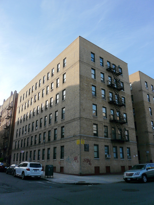 2734 Sedgwick Ave in Bronx, NY - Building Photo