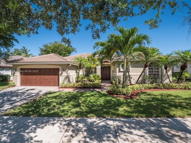 2664 Edgewater Dr in Weston, FL - Building Photo - Building Photo