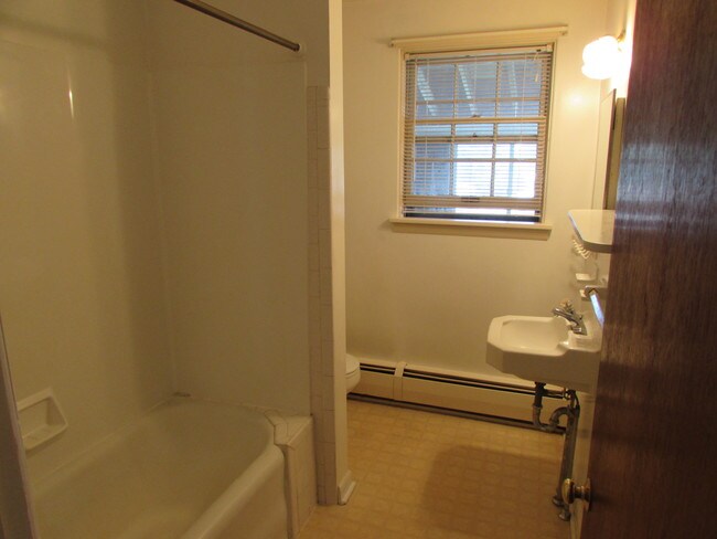 125 N Center St, Unit 2 in Cleona, PA - Building Photo - Building Photo