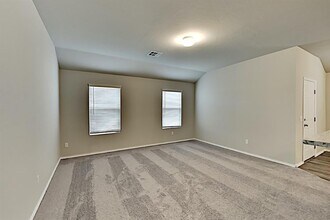 1825 Sloane Dr in Yukon, OK - Building Photo - Building Photo