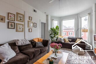 2465 N Lincoln Ave, Unit 3 in Chicago, IL - Foto de edificio - Building Photo