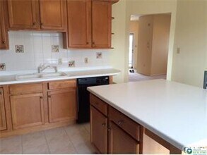 8376 Scenic View Dr in Breinigsville, PA - Building Photo - Building Photo