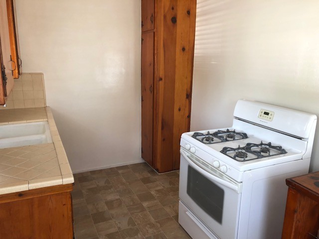 6726 Beck Ave, Unit 1 in Los Angeles, CA - Building Photo - Building Photo