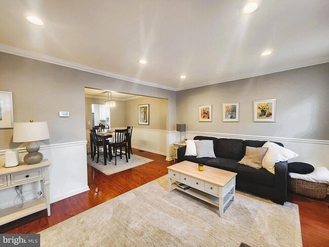 12607 English Orchard Ct in Silver Spring, MD - Building Photo - Building Photo