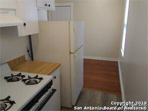 221 W Magnolia Ave in San Antonio, TX - Building Photo - Building Photo