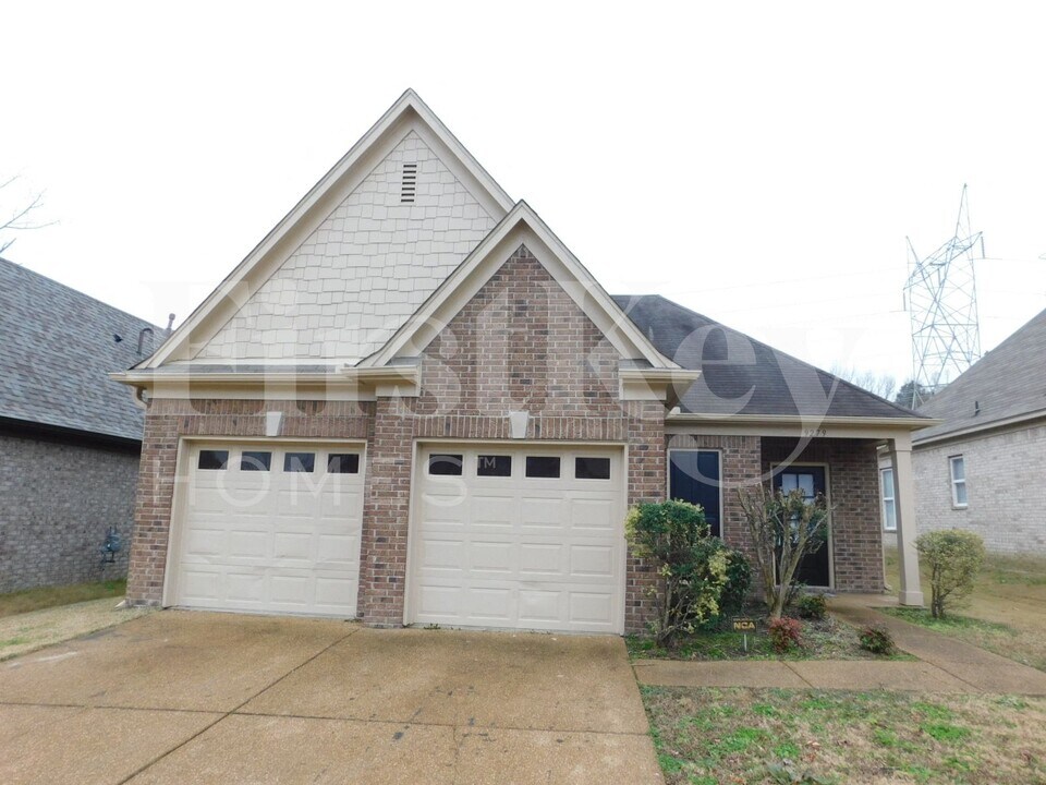 9279 Windy Meadow Ln in Cordova, TN - Building Photo