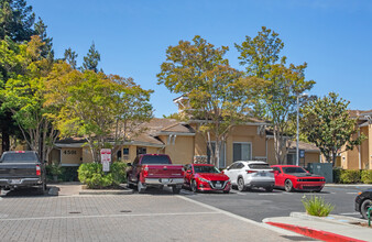 Villa Savannah in San Jose, CA - Foto de edificio - Building Photo