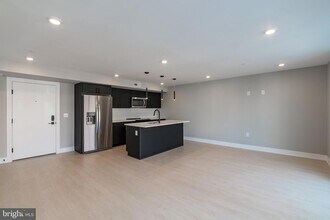 6604 Ridge Ave, Unit 206 in Philadelphia, PA - Building Photo - Building Photo