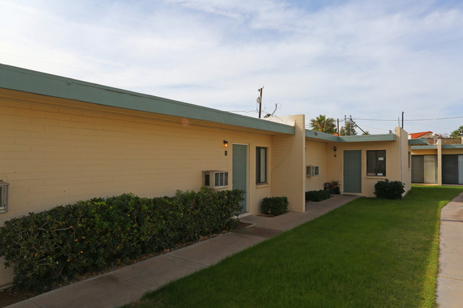 Papago View Apartments in Phoenix, AZ - Building Photo - Building Photo