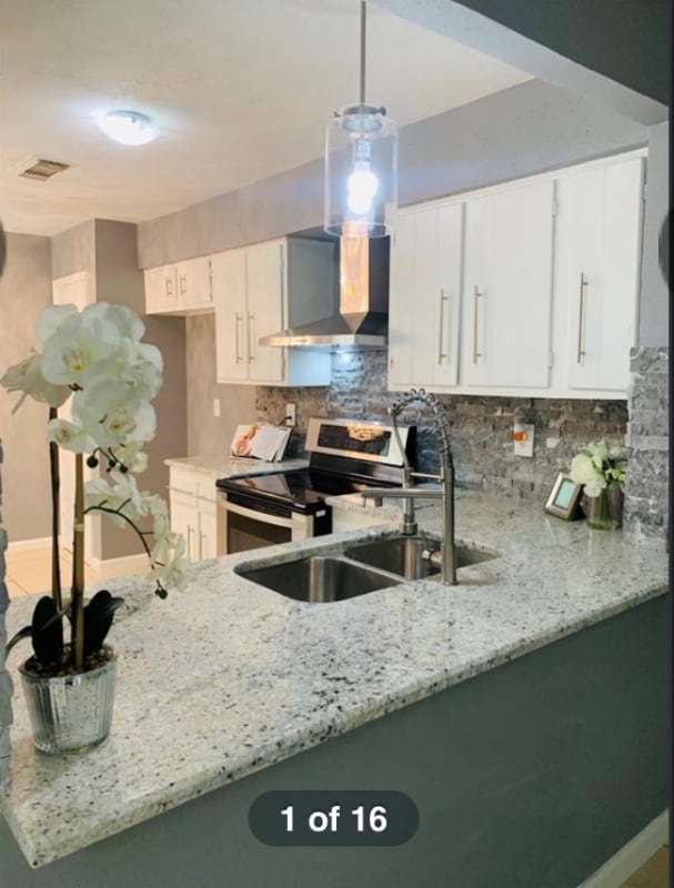 5710 Easthampton Dr in Houston, TX - Building Photo - Building Photo