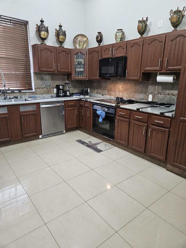 property at 11334 81st Ct N