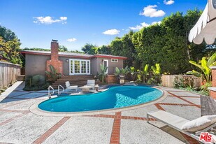 4247 Sespe Ave in Los Angeles, CA - Building Photo