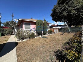 5009-5011 W 101st St in Inglewood, CA - Building Photo