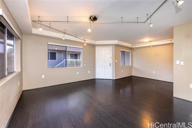 property at 92-1475-1475 Aliinui Dr