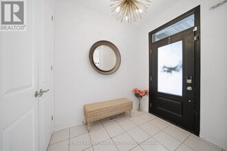 275 Ironside Dr in Oakville, ON - Building Photo - Building Photo