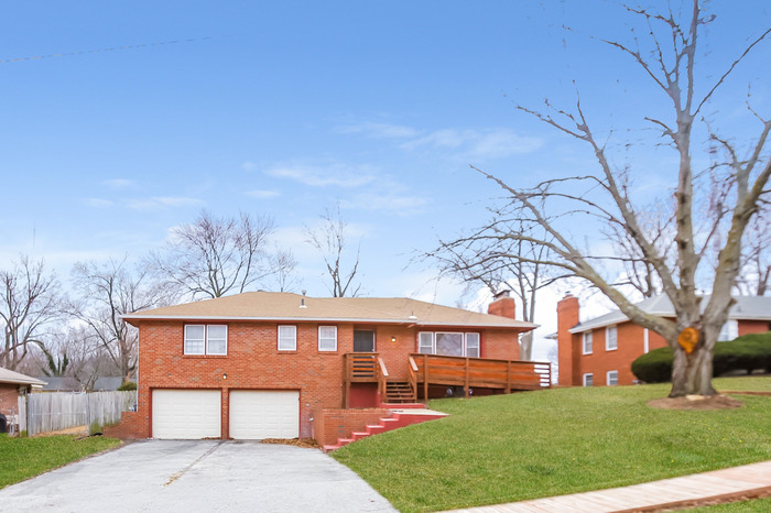 6413 E 55 Terrace in Kansas City, MO - Building Photo