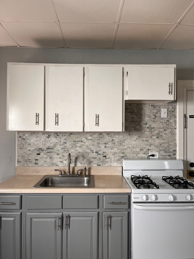 112 Linden Ave, Unit 2