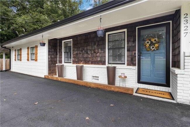 2327 Young Rd in Stone Mountain, GA - Building Photo - Building Photo