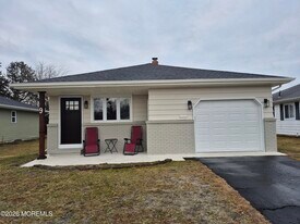 9 Frederiksted St in Toms River, NJ - Building Photo