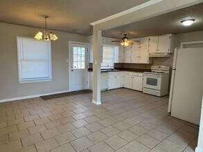 734 NW 31st St in Lawton, OK - Building Photo - Building Photo