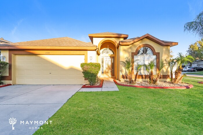 4320 Highcroft Dr in Wesley Chapel, FL - Building Photo