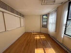 337 Beacon St, Unit 1 in Boston, MA - Building Photo - Building Photo