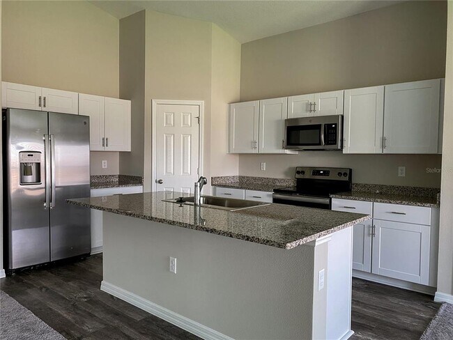 12921 Twin Bridges Dr in Riverview, FL - Building Photo - Building Photo